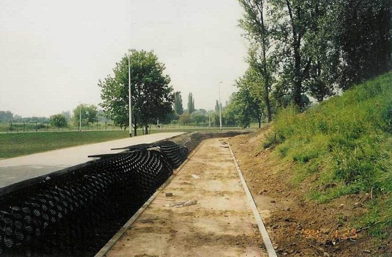 Straßenrand Böschung befestigt mit GeoSUP50